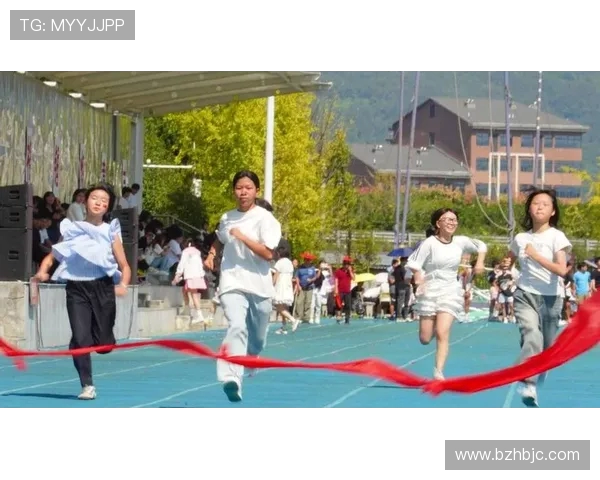 激情燃烧赛场青春逐梦盛会展现体育精神与团队荣耀 激情燃烧赛场青春逐梦盛会展现体育精神与团队荣耀