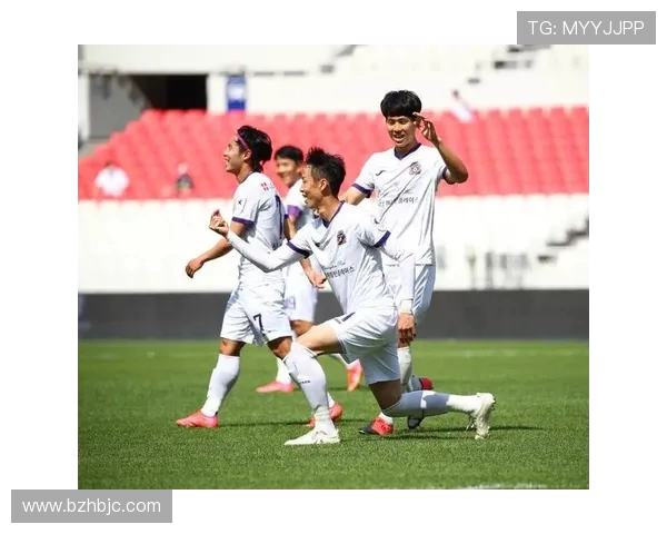 芝加哥公牛再度迎战劲敌上演巅峰对决掀起新一轮篮球风暴