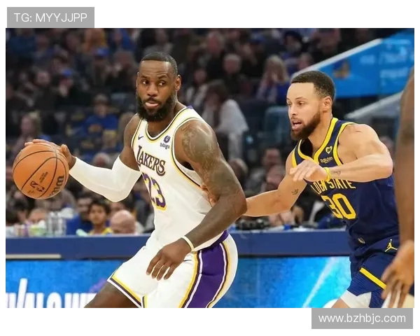 湖人与勇士激战再起 谁能主宰西部巅峰对决的胜利荣耀