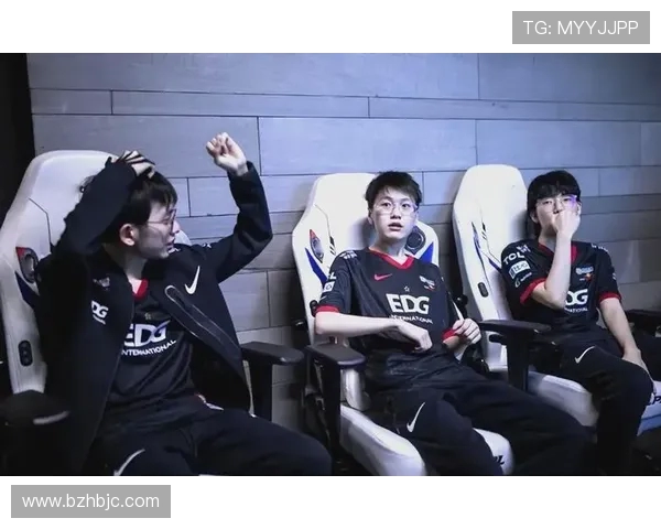 赛后复盘分析：FPX与EDG在比赛中的表现与状态对比