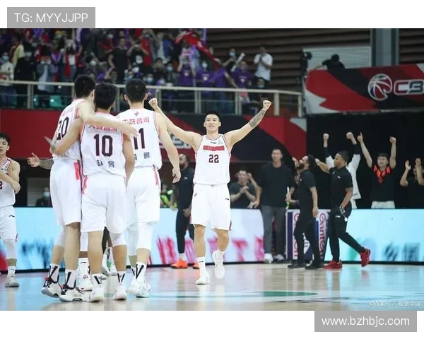 上海久事与时代广州的激烈对决揭示篮球新格局的未来发展潜力 上海久事与时代广州的激烈对决揭示篮球新格局的未来发展潜力